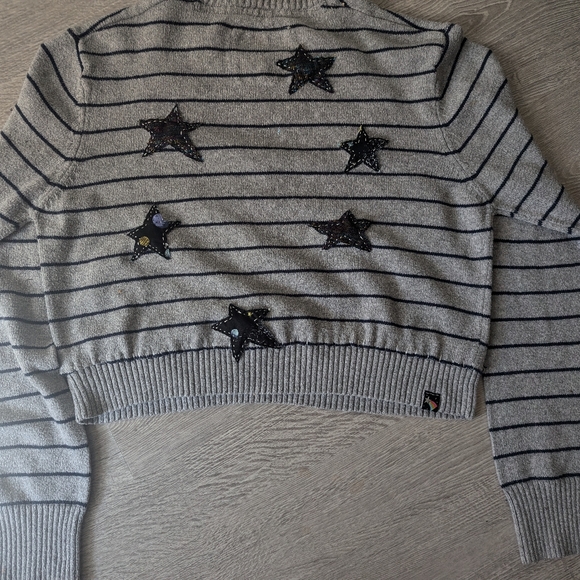 Cropped Oversized Striped Sweater with Hand-Sewn Stars - Picture 2 of 4
